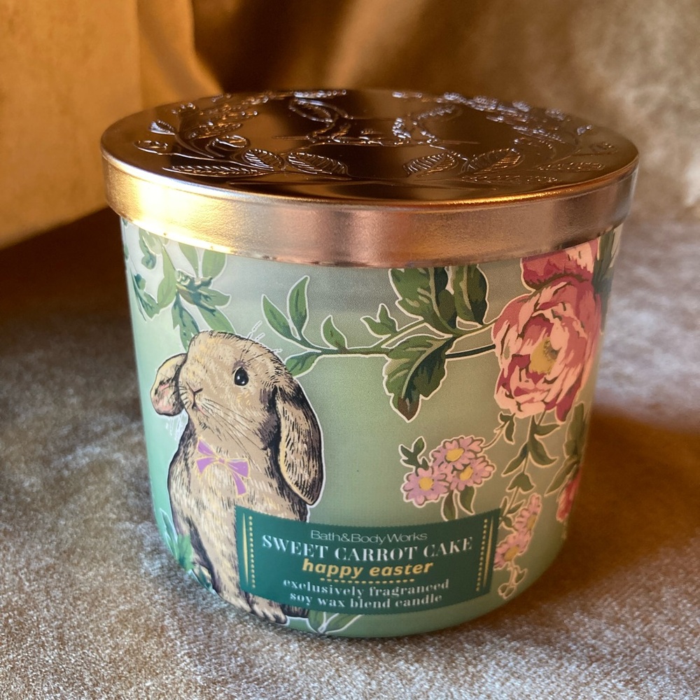 Bath & Body Works Sweet Carrot Cake Candle - Green with Floral Design